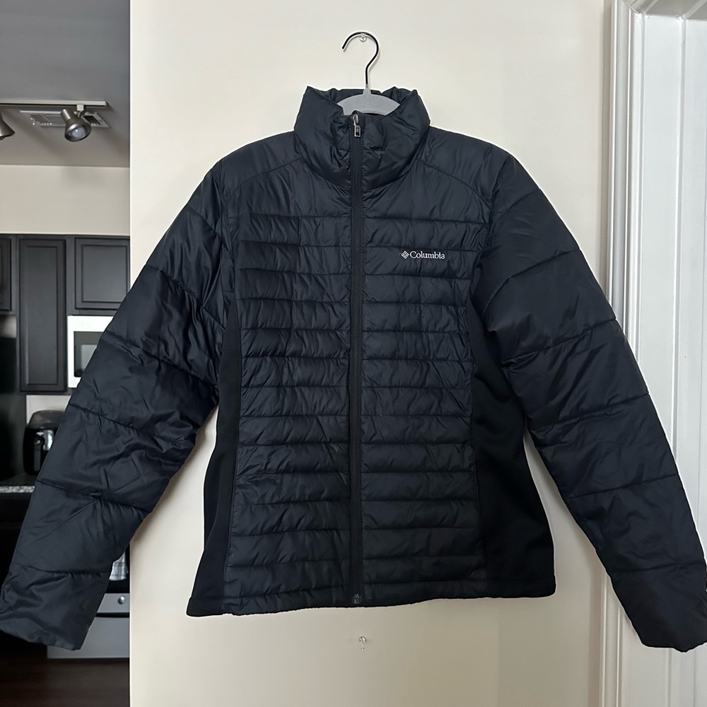Columbia women’s puffer jacket Medium